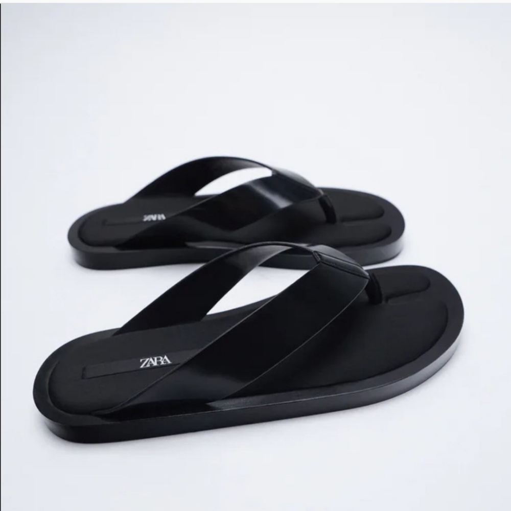 Minimalist black sandals